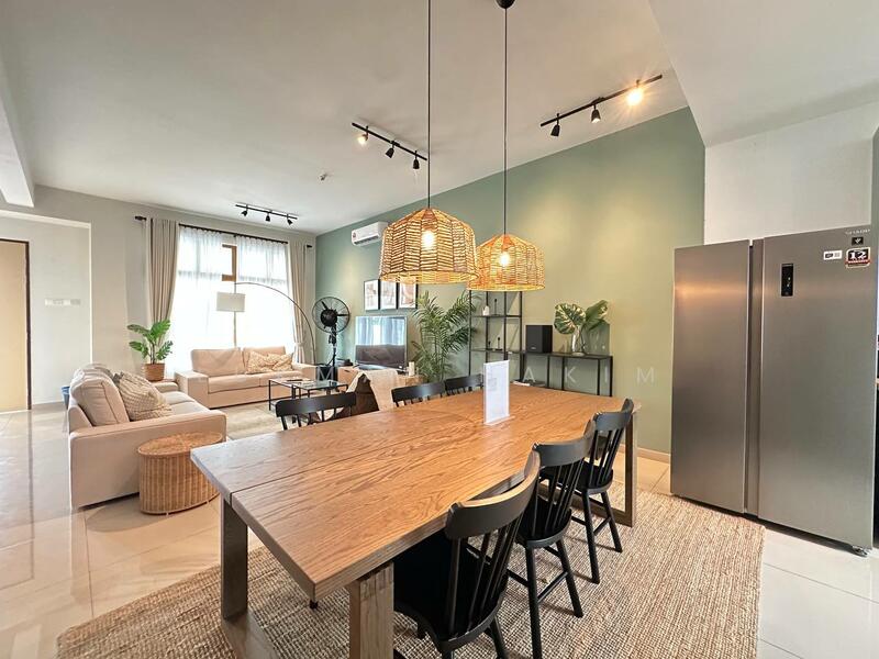 2-storey Terraced House for Sale in Kota Kemuning (Shah Alam) - Lukman Hakim - Living Room - PropertyGuru.com.my