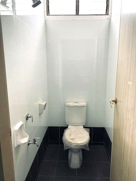 Shop for Rent in Johor Bahru (Johor) - Grace Chew - Bathroom - PropertyGuru.com.my