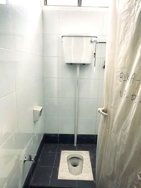 Shop for Rent in Johor Bahru (Johor) - Grace Chew - Bathroom - PropertyGuru.com.my