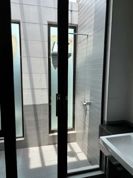 3-storey Terraced House for Sale in Prima Selayang (Selayang) - Kiing TW - Bathroom - PropertyGuru.com.my