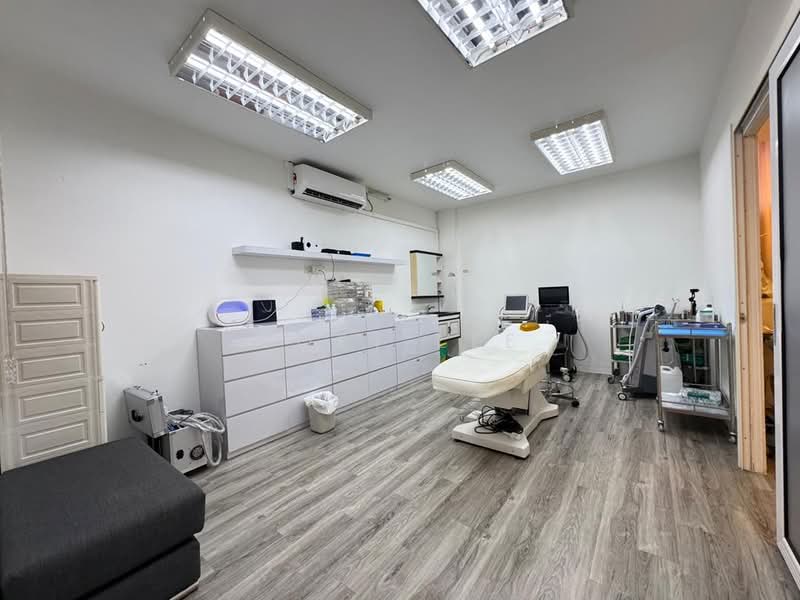 Shop / Office for Rent in Taman Mount Austin (Tebrau) - JOEY LEE - Interior - PropertyGuru.com.my