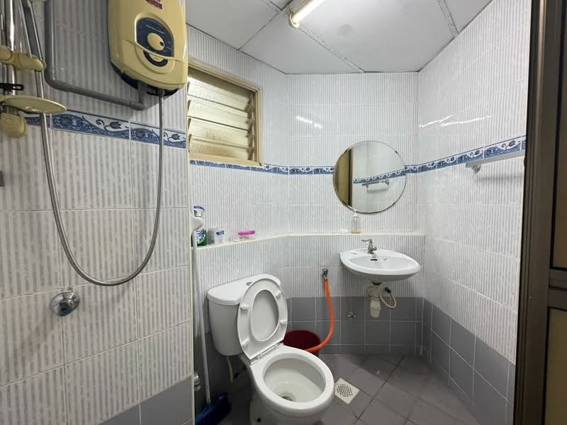 Condominium for Rent at Menara Menjalara - Yi Jun Cham - Bathroom - PropertyGuru.com.my