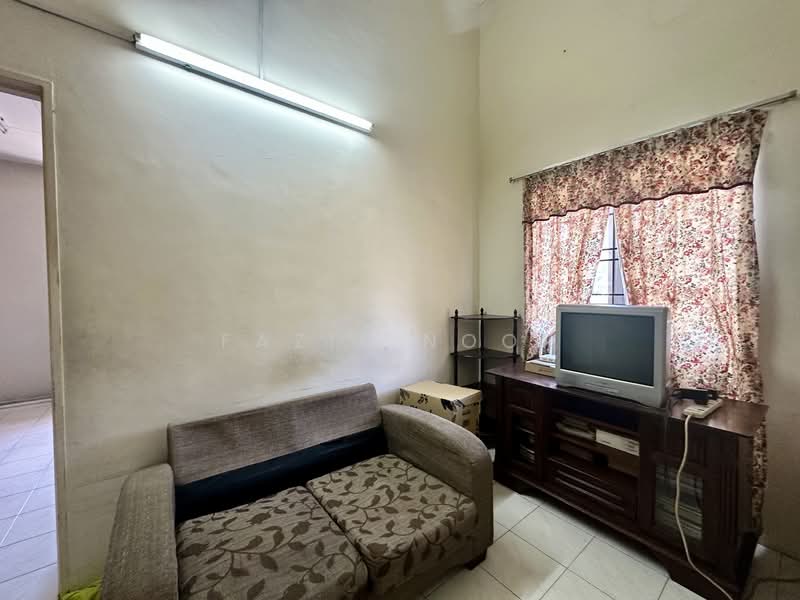 2-storey Terraced House for Sale in Setia Impian (Setia Alam) - Fazie Noor - Living Room - PropertyGuru.com.my