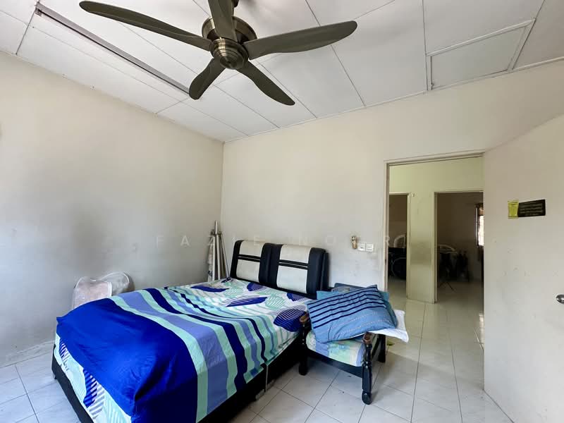 2-storey Terraced House for Sale in Setia Impian (Setia Alam) - Fazie Noor - Bedroom - PropertyGuru.com.my