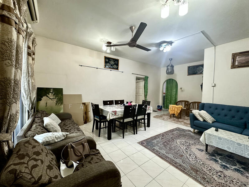 2-storey Terraced House for Sale in Setia Impian (Setia Alam) - Fazie Noor - Living Room - PropertyGuru.com.my