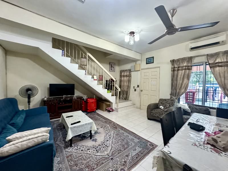 2-storey Terraced House for Sale in Setia Impian (Setia Alam) - Fazie Noor - Living Room - PropertyGuru.com.my