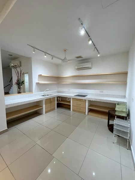 3-storey Terraced House for Sale in Prima Selayang (Selayang) - Kiing TW - Kitchen - PropertyGuru.com.my