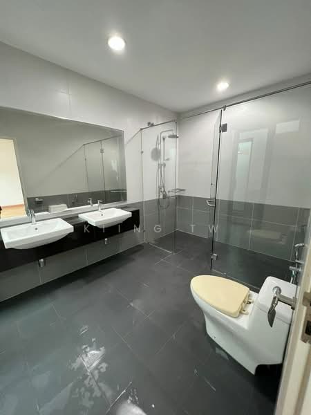 3-storey Terraced House for Sale in Prima Selayang (Selayang) - Kiing TW - Bathroom - PropertyGuru.com.my