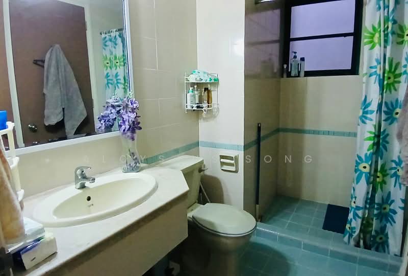 Condominium for Sale at The Straits View Condominium - Aloysius Song - Bathroom - PropertyGuru.com.my