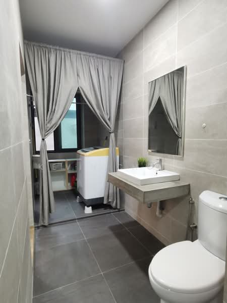 2-storey Terraced House for Sale in Laman Glenmarie (Shah Alam) - Kevin Chong - Bathroom - PropertyGuru.com.my