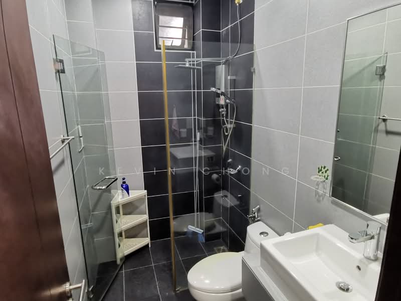 2-storey Terraced House for Sale in Laman Glenmarie (Shah Alam) - Kevin Chong - Bathroom - PropertyGuru.com.my