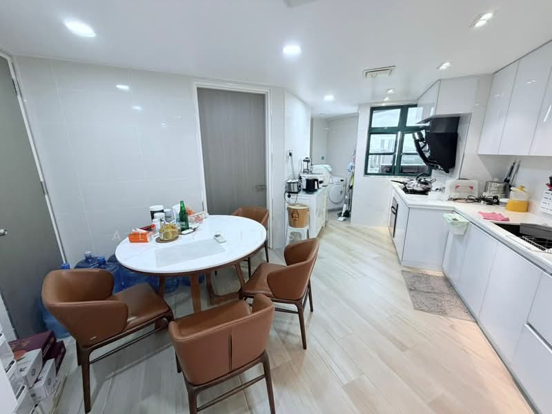 Condominium for Sale at The Straits View Condominium - Aloysius Song - Kitchen - PropertyGuru.com.my