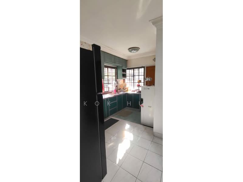 1.5-storey Terraced House for Sale in Taman Pelangi Indah (Ulu Tiram) - Kok Hui - Kitchen - PropertyGuru.com.my