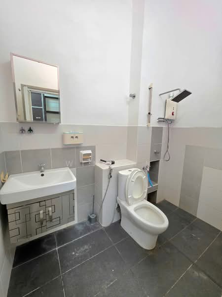 Bukit Indah, Jalan 29 untuk Untuk Disewa - RM 2,950 /bulan, Mac 2026 - Bathroom - PropertyGuru.com.my