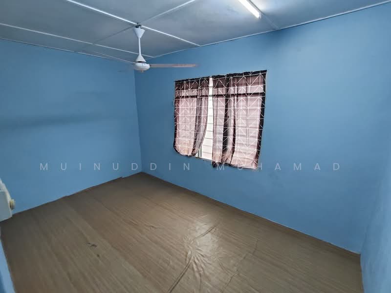 2-storey Terraced House for Sale in Taman Hutan Melintang (Hutan Melintang) - Muinuddin Muhamad - Bedroom - PropertyGuru.com.my