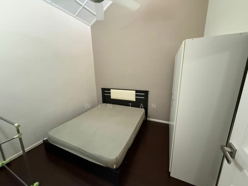 1.5-storey Terraced House for Rent in Taman Molek (Johor Bahru) - Win Tan - Bedroom - PropertyGuru.com.my