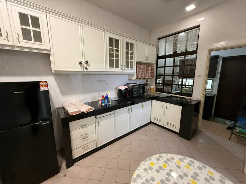 1.5-storey Terraced House for Rent in Taman Molek (Johor Bahru) - Win Tan - Kitchen - PropertyGuru.com.my