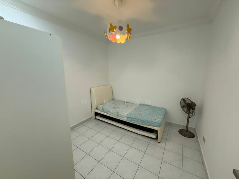 1.5-storey Terraced House for Rent in Taman Molek (Johor Bahru) - Win Tan - Bedroom - PropertyGuru.com.my