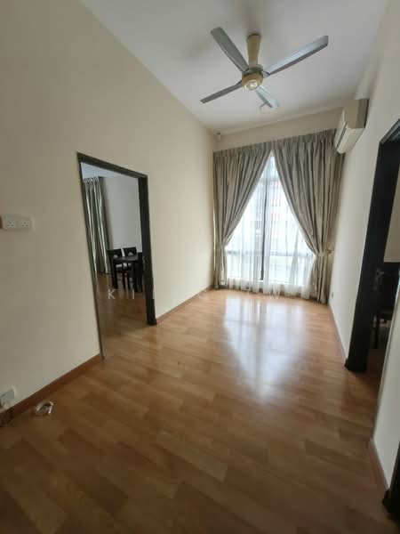 3-storey Terraced House for Sale in Prima Selayang (Selayang) - Kiing TW - Living Room - PropertyGuru.com.my