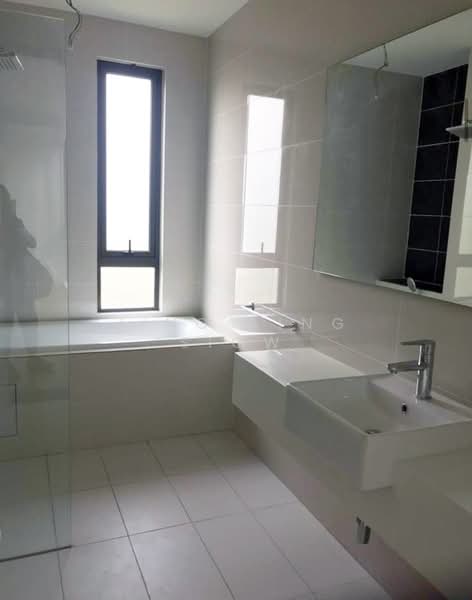 Emerald Residence Link House Type B untuk Untuk Dijual - RM 1,500,000, Mac 2026 - Bathroom - PropertyGuru.com.my