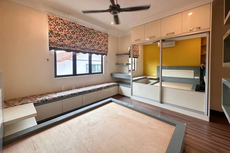 Bungalow for Sale in Bukit Rahman Putra (Sungai Buloh) - Zaidi Idris - Bedroom - PropertyGuru.com.my