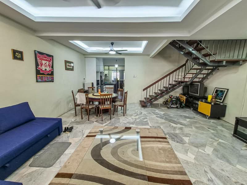 2-storey Terraced House for Sale in Bandar Bukit Beruntung (Bukit Beruntung) - Amzar Faiz - Living Room - PropertyGuru.com.my