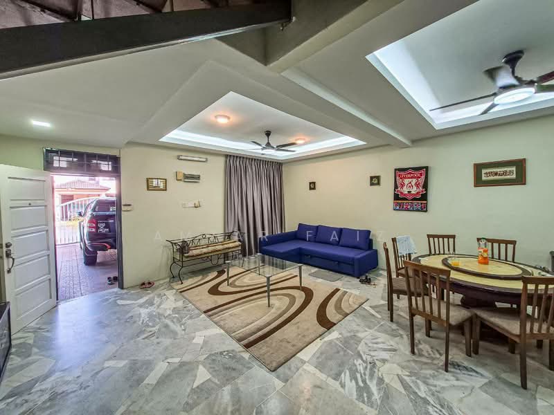 2-storey Terraced House for Sale in Bandar Bukit Beruntung (Bukit Beruntung) - Amzar Faiz - Living Room - PropertyGuru.com.my