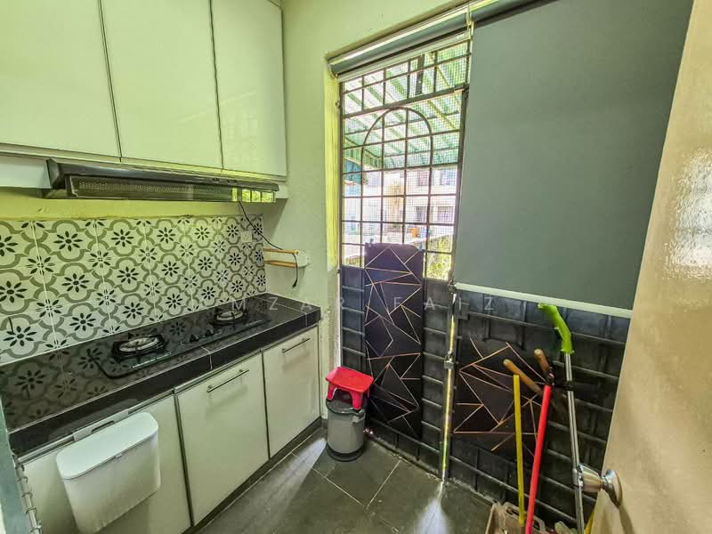 2-storey Terraced House for Sale in Bandar Bukit Beruntung (Bukit Beruntung) - Amzar Faiz - Kitchen - PropertyGuru.com.my