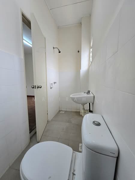 Bandar Bukit Mahkota untuk Untuk Dijual - RM 530,000, Mac 2026 - Bathroom - PropertyGuru.com.my