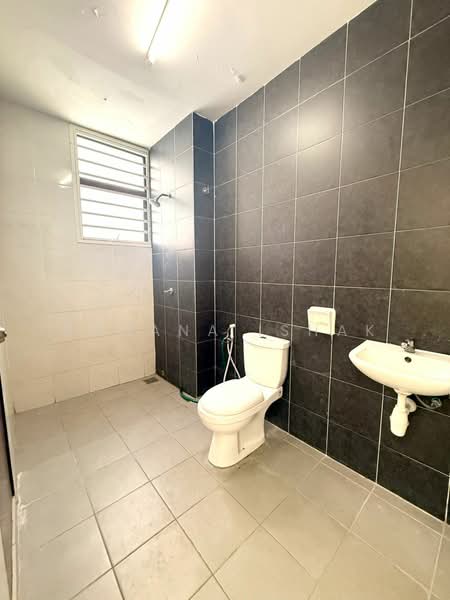 Terraced House for Rent in Kuala Selangor (Selangor) - Rohana Ishak - Bathroom - PropertyGuru.com.my