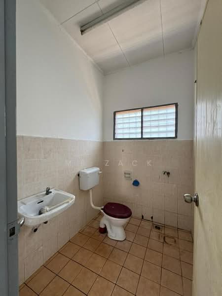 Bungalow for Sale in Kota Perdana (Seri Kembangan) - Mr Zack - Bathroom - PropertyGuru.com.my