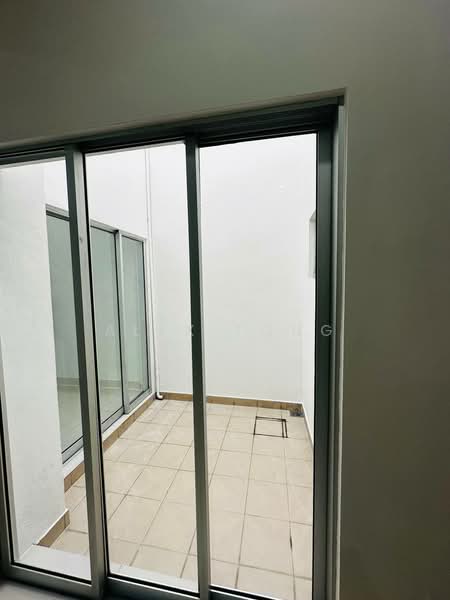 Viola untuk Untuk Disewa - RM 2,500 /bulan, Mac 2026 - Balcony - PropertyGuru.com.my