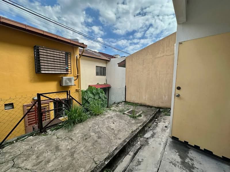 2-storey Terraced House for Sale in Taman Puncak Jalil (Seri Kembangan) - Azli Ibrahim - Exterior - PropertyGuru.com.my