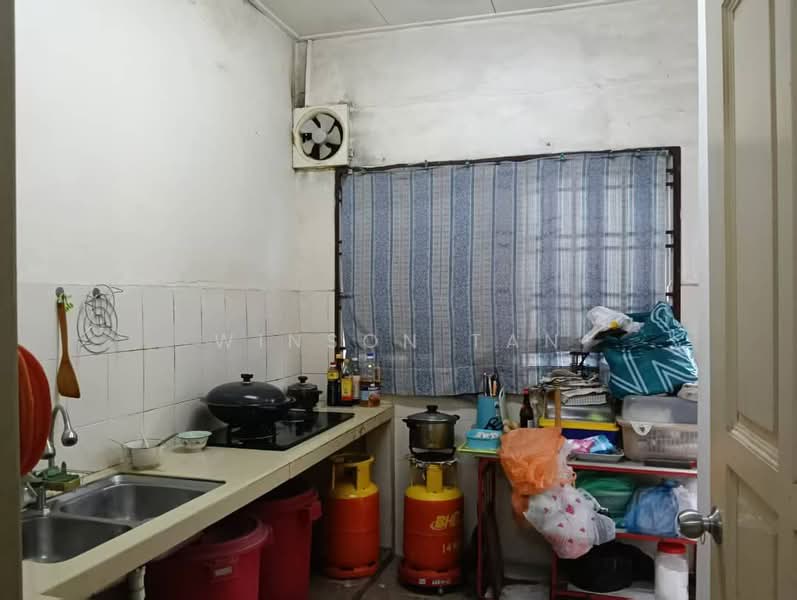 1.5-storey Terraced House for Sale in Taman Impian Emas (Skudai) - Winson Tan - Kitchen - PropertyGuru.com.my