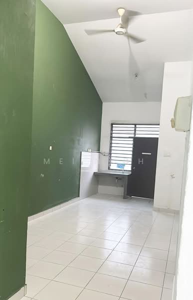 Bandar Putra Kulai untuk Untuk Disewa - RM 1,600 /bulan, Feb 2026 - Kitchen - PropertyGuru.com.my
