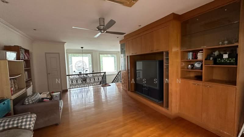 Bungalow for Sale in Sultan Abdul Aziz Shah Golf & Country Club (Shah Alam) - Nazri Hassan - Living Room - PropertyGuru.com.my