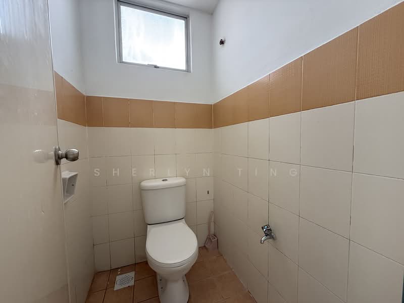 Shop / Office for Rent in Skudai (Johor) - Sherlyn Ting - Bathroom - PropertyGuru.com.my