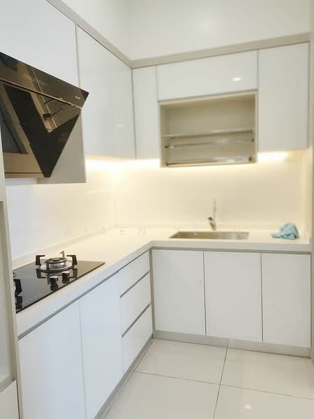 Condominium for Sale at Queens Residences Q1 @ Queens Waterfront - Allen Yeoh - Kitchen - PropertyGuru.com.my