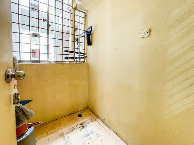 Plaza Indah Apartment untuk Untuk Dijual - RM 250,000, Feb 2026 - Balcony - PropertyGuru.com.my