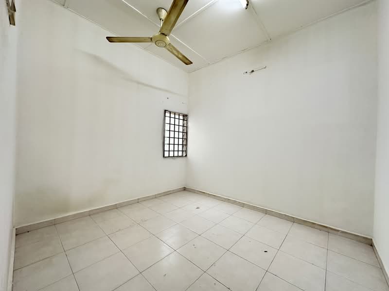 Taman Krubong Permai untuk Untuk Dijual - RM 200,000, Feb 2026 - Interior - PropertyGuru.com.my