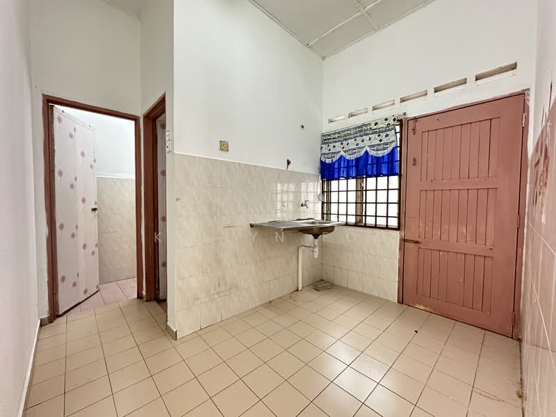 Taman Krubong Permai untuk Untuk Dijual - RM 200,000, Feb 2026 - Kitchen - PropertyGuru.com.my