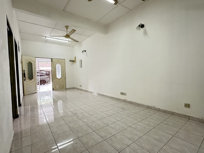 Taman Krubong Permai untuk Untuk Dijual - RM 200,000, Feb 2026 - Living Room - PropertyGuru.com.my