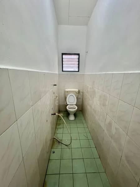 2-storey Terraced House for Sale in Taman Bakri Indah (Bakri) - Marcus Tey - Bathroom - PropertyGuru.com.my