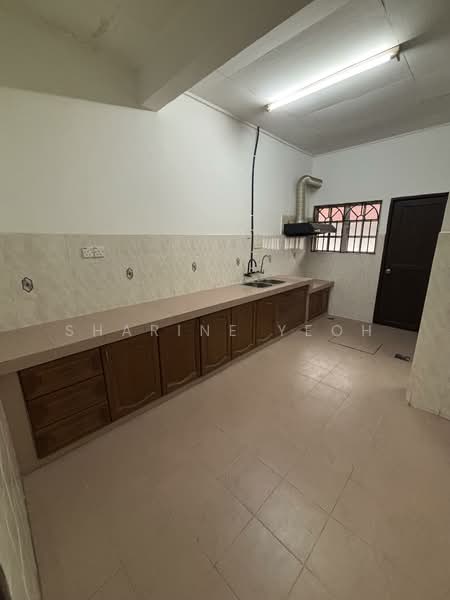 1.5-storey Terraced House for Sale in Kapar (Selangor) - Sharine Yeoh - Kitchen - PropertyGuru.com.my