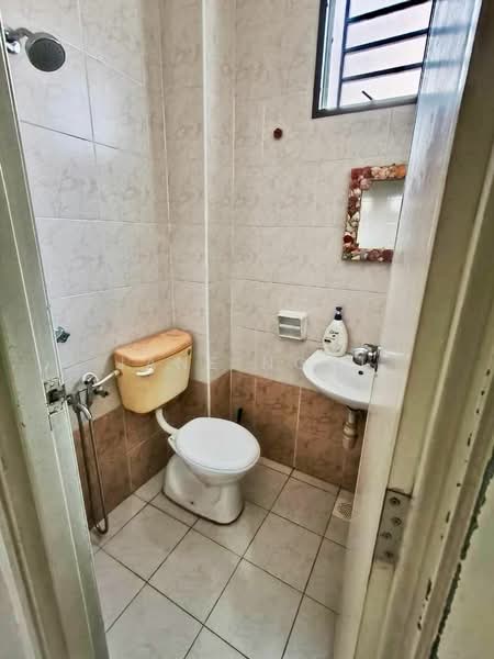 2-storey Terraced House for Sale in Taman Setia Indah (Tebrau) - Jane Ngoi - Bathroom - PropertyGuru.com.my