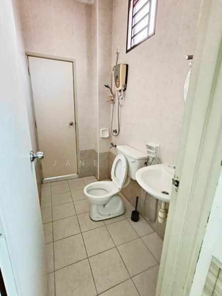 2-storey Terraced House for Sale in Taman Setia Indah (Tebrau) - Jane Ngoi - Bathroom - PropertyGuru.com.my