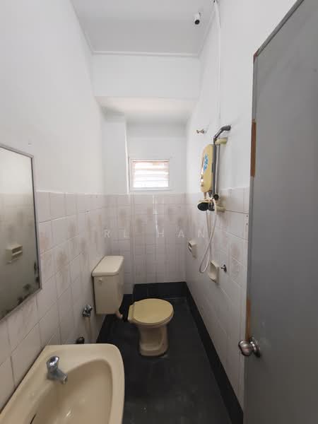 2-storey Terraced House for Sale in Usj 9 (Subang Jaya) - RL Han - Bathroom - PropertyGuru.com.my