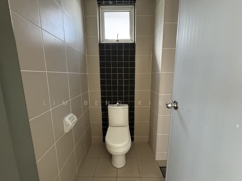 Kedai / Pejabat untuk Disewa di Pju 5 (Kota Damansara) - Lim Beng Kian . - Bathroom - PropertyGuru.com.my