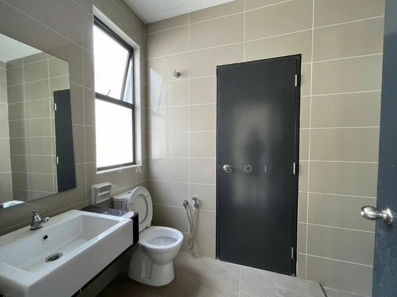 2-storey Terraced House for Sale in Taman Mount Austin (Tebrau) - Jane Ngoi - Bathroom - PropertyGuru.com.my
