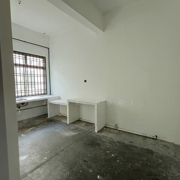 Kedai untuk Disewa di Taman Bestari Indah (Ulu Tiram) - Jane Ngoi - Kitchen - PropertyGuru.com.my
